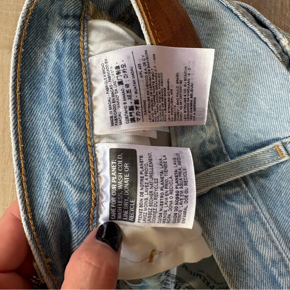Levi’s 501 Light Blue Denim Women Shorts - Picture 4 of 10